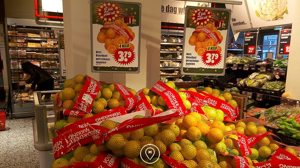 Фрукты в супермаркете Dirk в Амстердаме